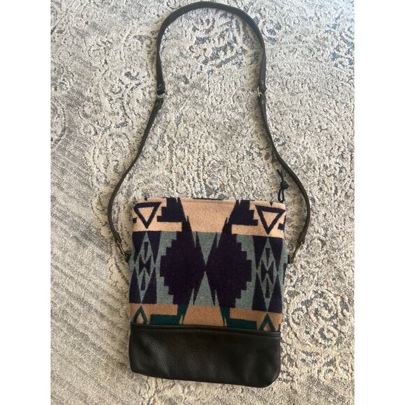 Beautiful Nan-Made Objects Pendleton Wool and Leather Cross-Body Purse - Picture 1 of 11